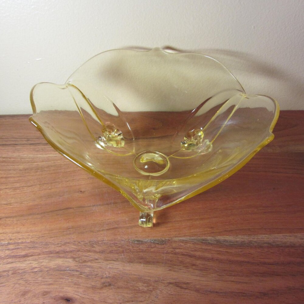 Lancaster Yellow Depression Glass 3 Footed Bowl vintage (W3749)